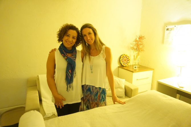 Fefê Rosada com Claudia Alves, terapeuta de Reike