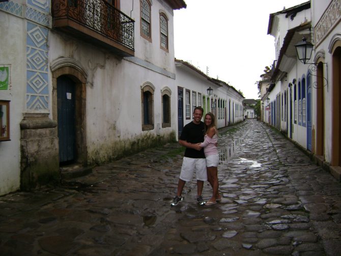 Fefê Rosada e marido em Paraty, RJ